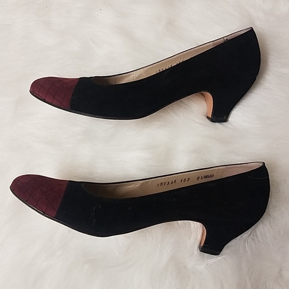 Salvatore Ferragamo Boutique Women’ Suede Shoes - Picture 4 of 5